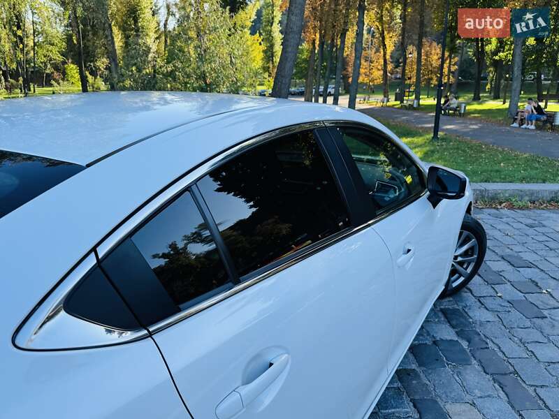 Седан Mazda 6 2016 в Киеве