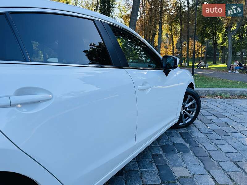 Седан Mazda 6 2016 в Киеве