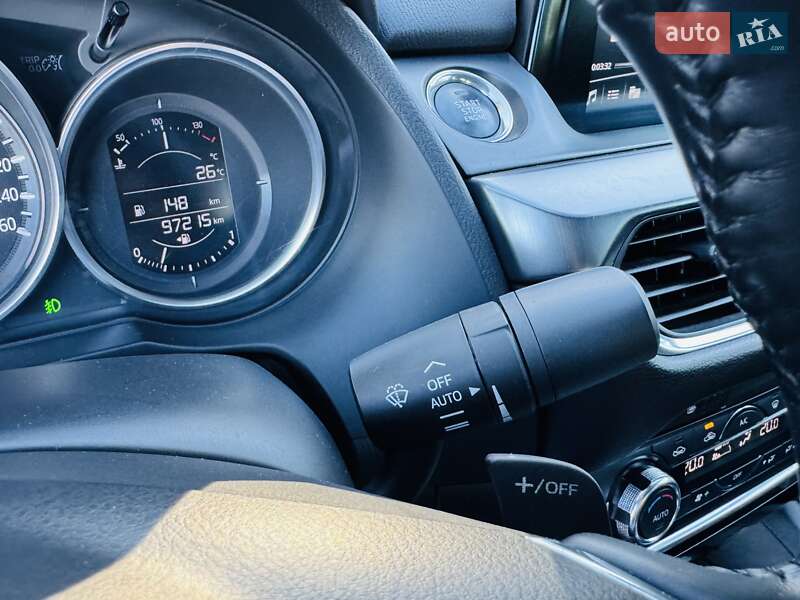 Седан Mazda 6 2016 в Киеве
