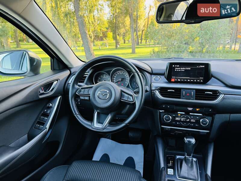 Седан Mazda 6 2016 в Киеве
