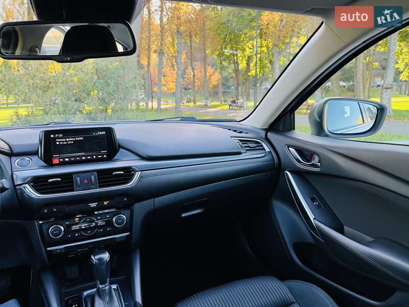 Седан Mazda 6 2016 в Киеве