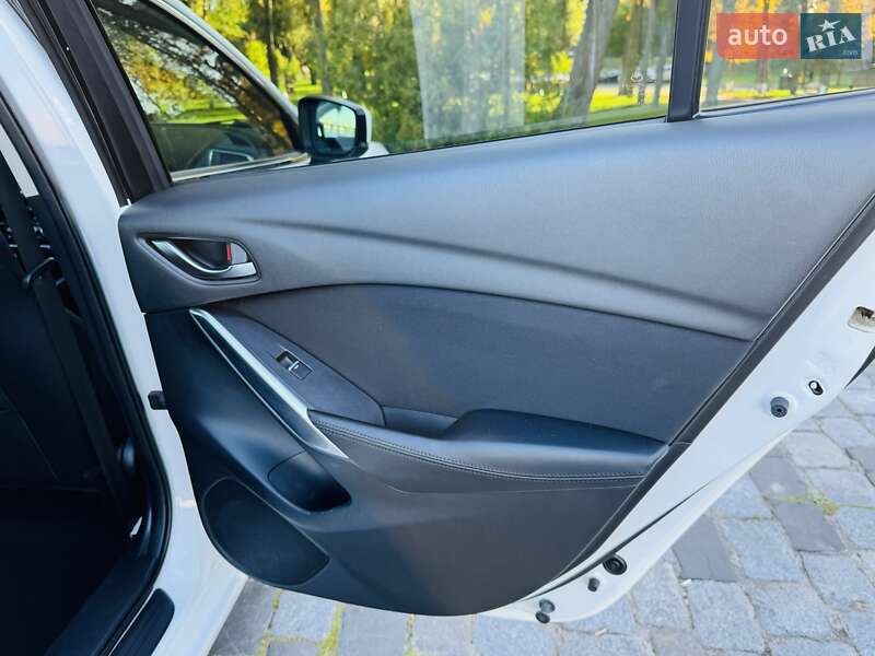 Седан Mazda 6 2016 в Киеве