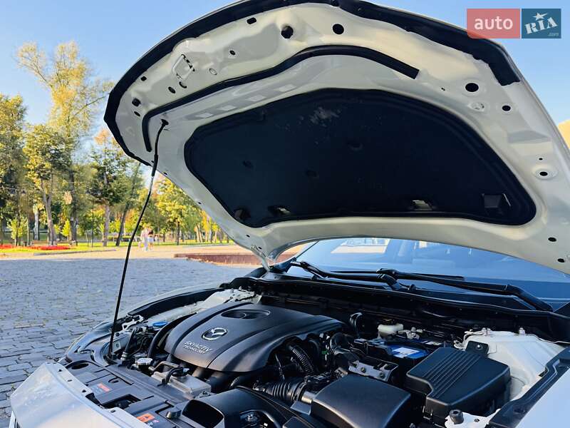 Седан Mazda 6 2016 в Киеве