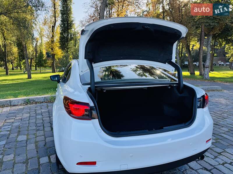 Седан Mazda 6 2016 в Киеве
