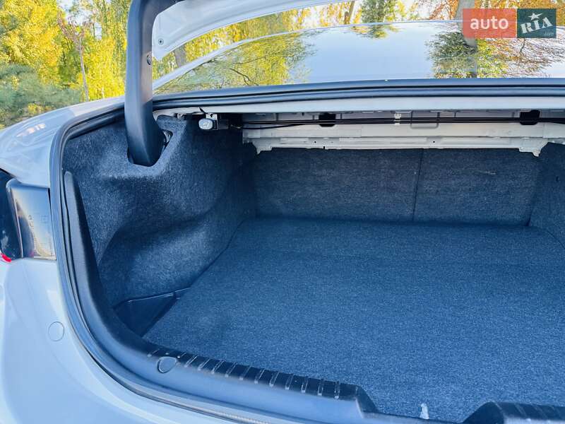 Седан Mazda 6 2016 в Киеве