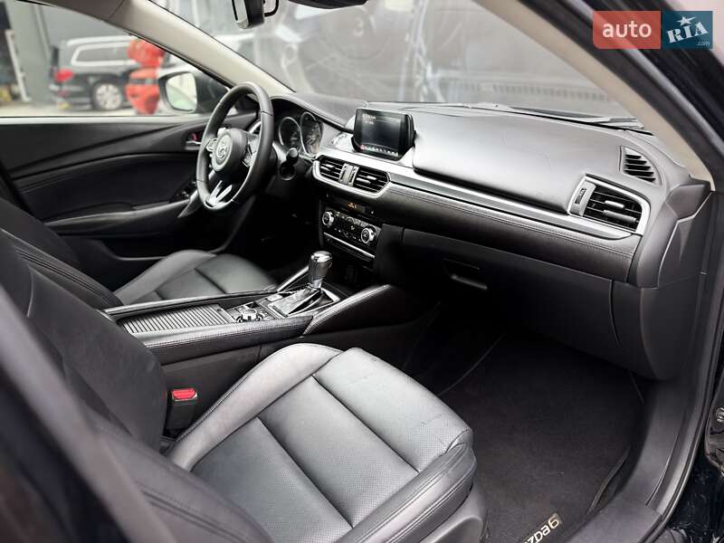 Седан Mazda 6 2017 в Львове