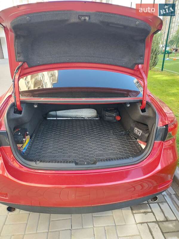 Седан Mazda 6 2012 в Днепре