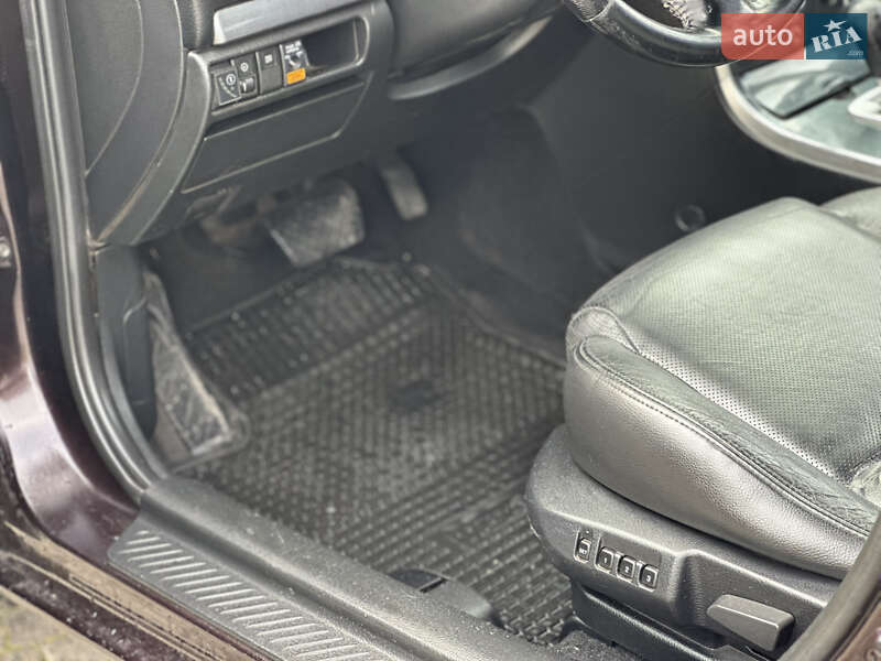 Седан Mazda 6 2006 в Жовкве