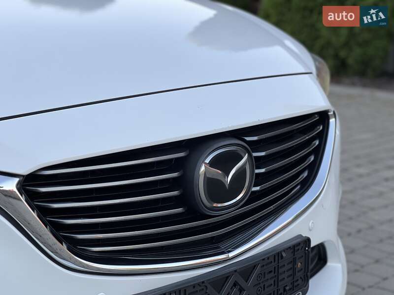 Седан Mazda 6 2015 в Ровно