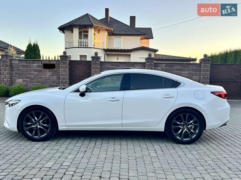 Седан Mazda 6 2015 в Ровно