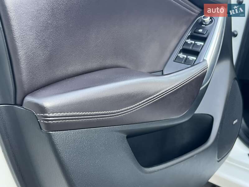 Седан Mazda 6 2015 в Ровно