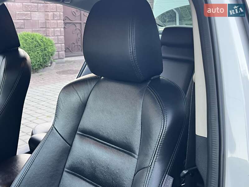 Седан Mazda 6 2015 в Ровно