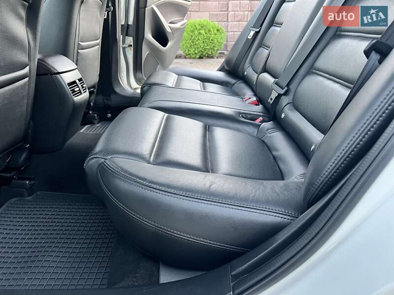 Седан Mazda 6 2015 в Ровно