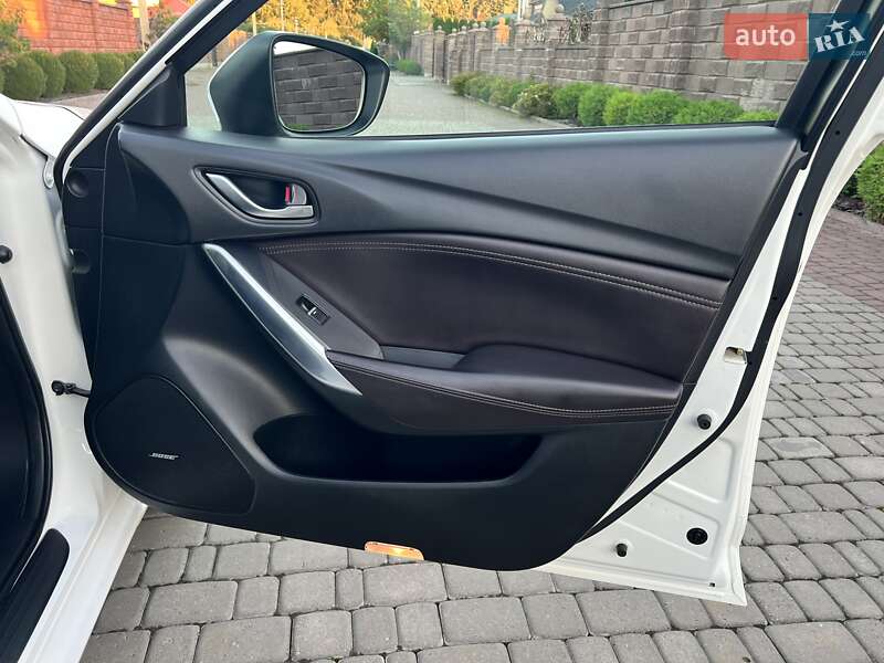 Седан Mazda 6 2015 в Ровно