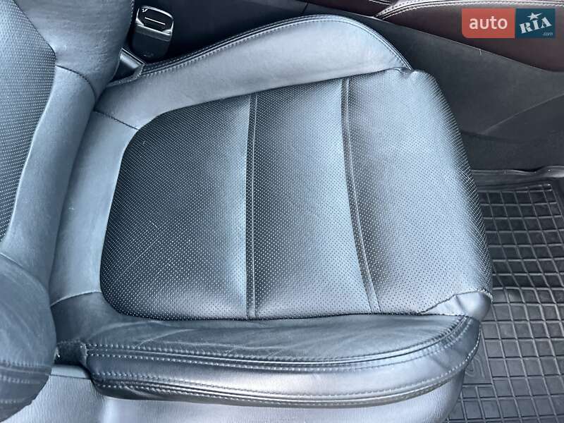 Седан Mazda 6 2015 в Ровно