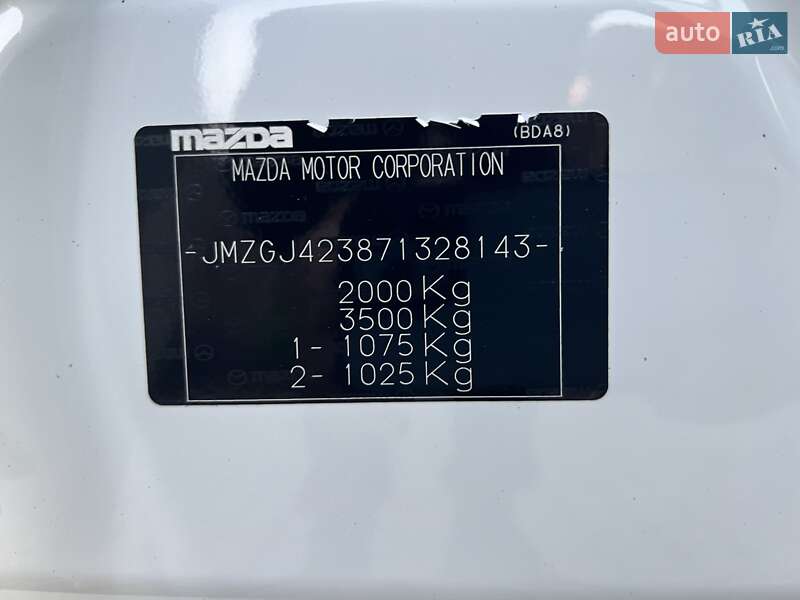 Седан Mazda 6 2015 в Ровно