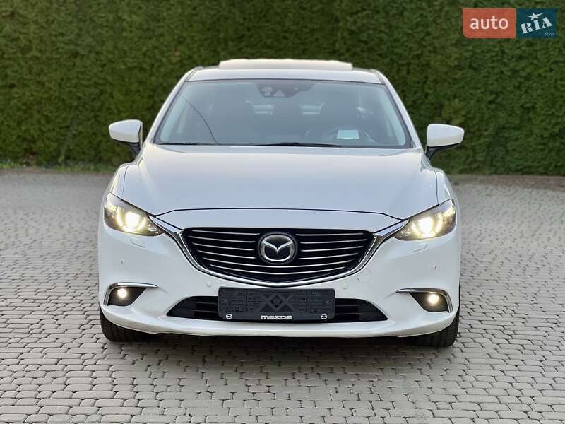 Седан Mazda 6 2015 в Ровно