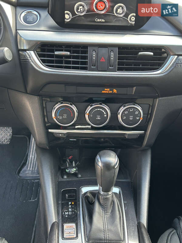 Седан Mazda 6 2016 в Ужгороде