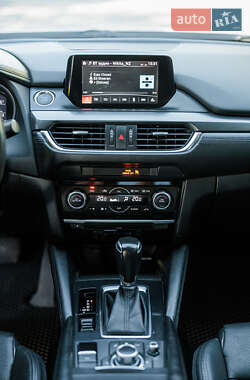 Седан Mazda 6 2015 в 
