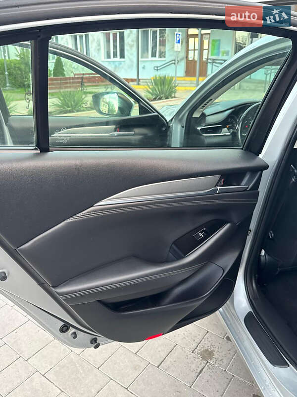 Седан Mazda 6 2018 в Ивано-Франковске
