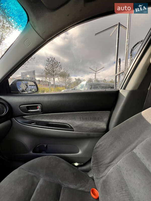 Седан Mazda 6 2004 в Ровно