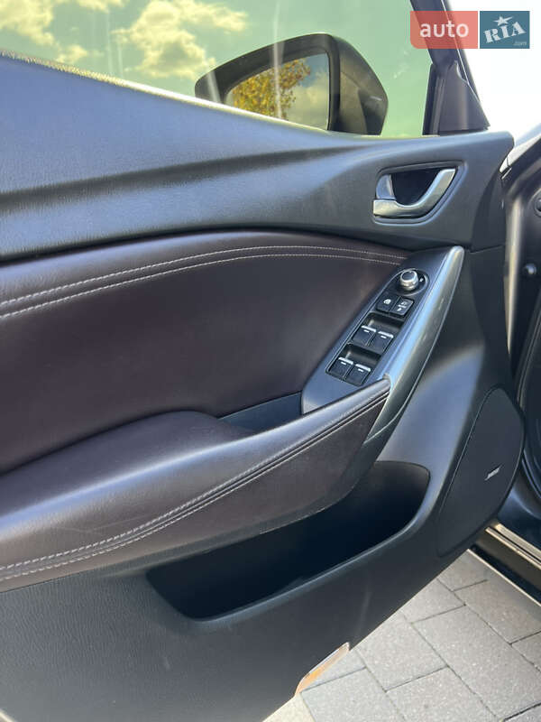 Седан Mazda 6 2016 в Мукачево