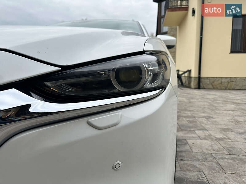 Седан Mazda 6 2018 в Жовкві