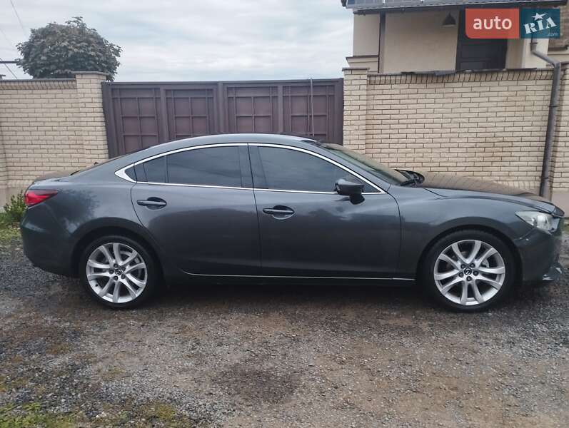 Седан Mazda 6 2014 в Мукачево