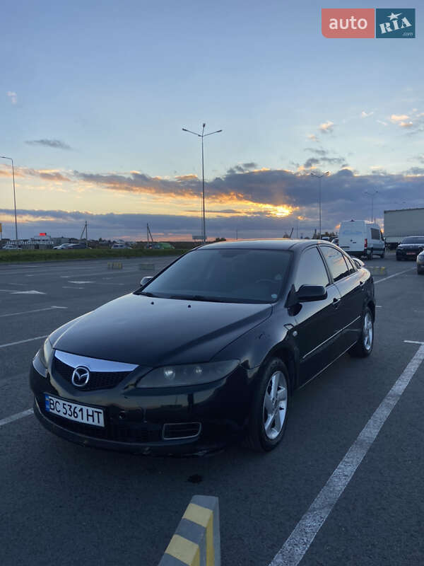 Ліфтбек Mazda 6 2005 в  фото Ліфтбек Mazda 6 2005 в