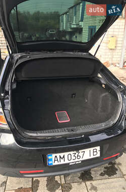 Ліфтбек Mazda 6 2010 в  фото 18 Ліфтбек Mazda 6 2010 в