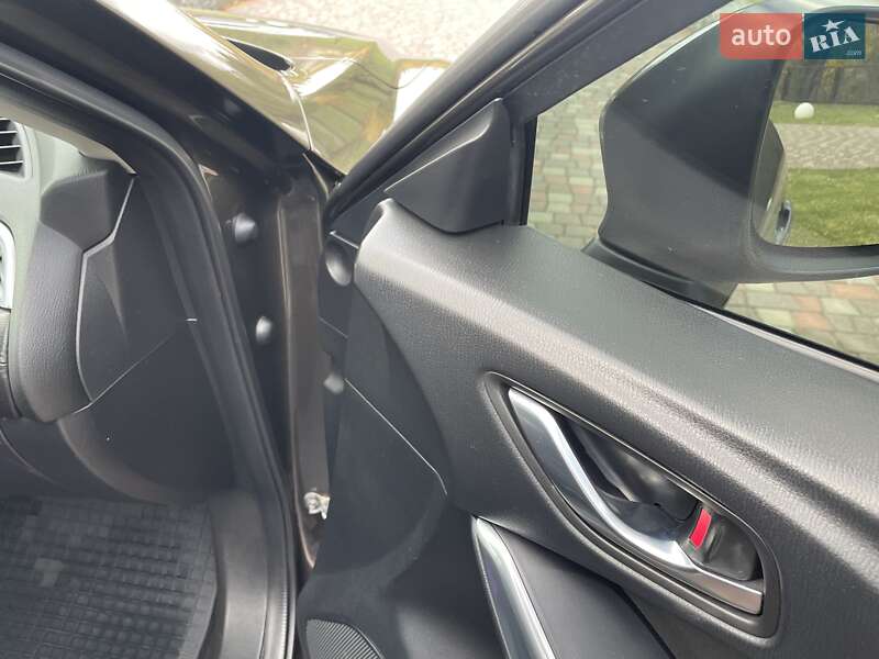 Седан Mazda 6 2015 в Ивано-Франковске