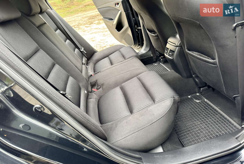 Седан Mazda 6 2014 в Тернополе
