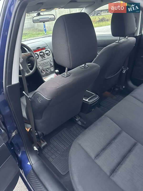 Седан Mazda 6 2002 в Новой Водолаге