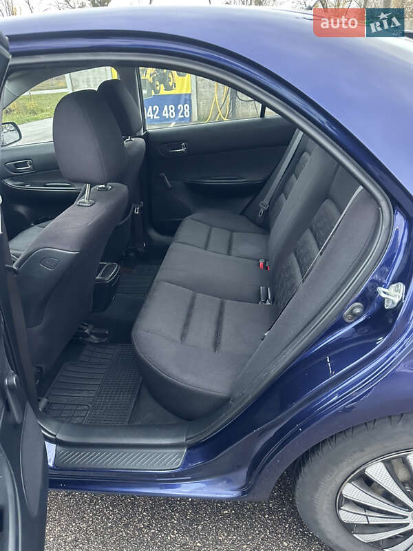 Седан Mazda 6 2002 в Новой Водолаге