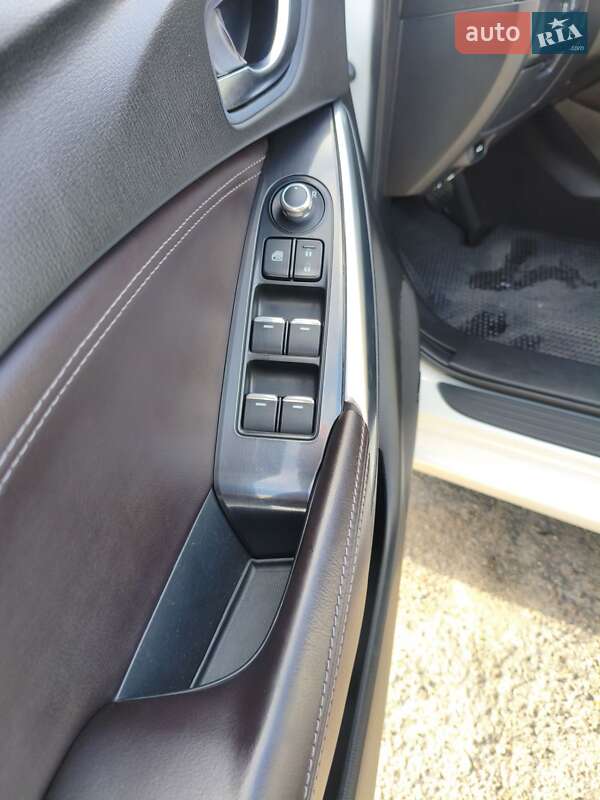 Седан Mazda 6 2015 в Запорожье