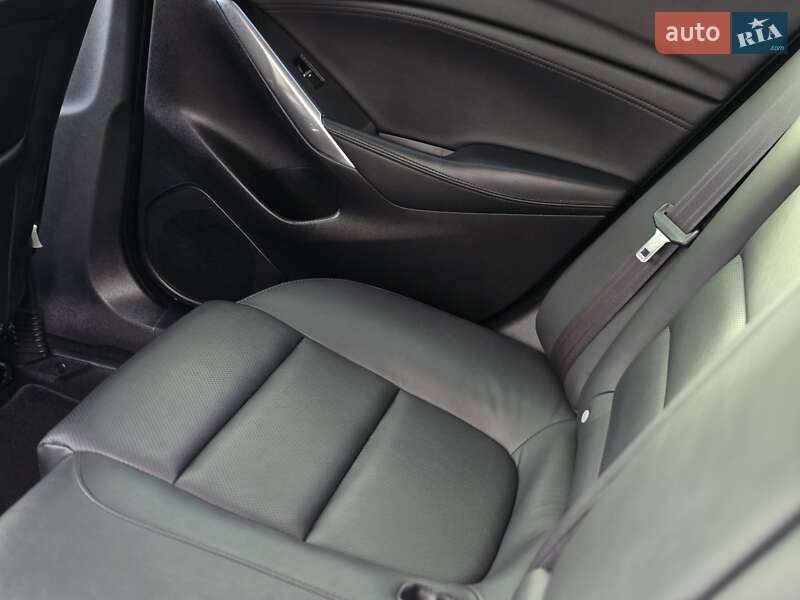 Седан Mazda 6 2017 в Черновцах