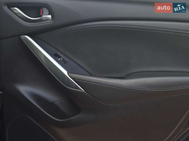 Седан Mazda 6 2017 в Черновцах