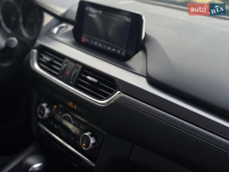 Седан Mazda 6 2017 в Черновцах