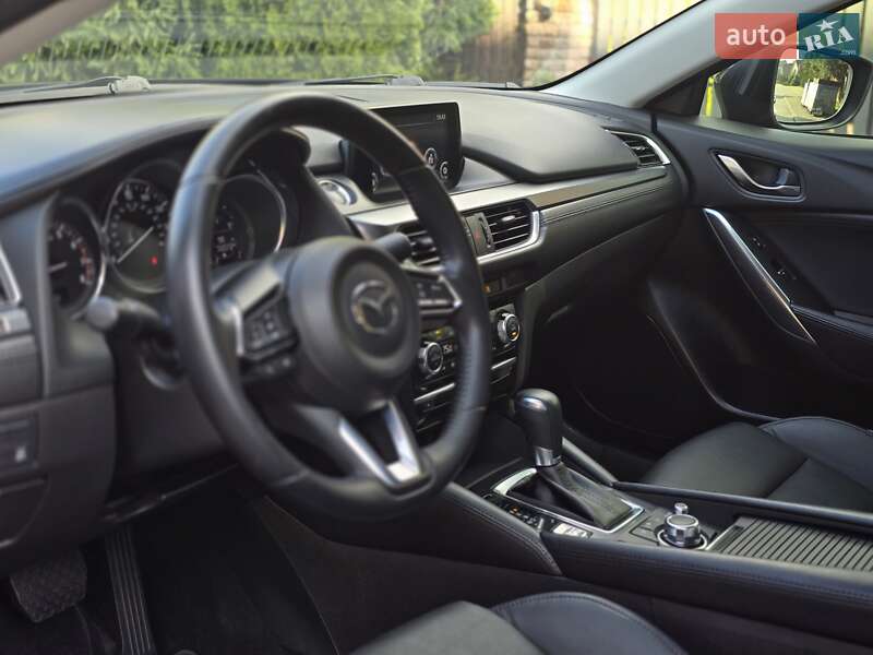 Седан Mazda 6 2017 в Черновцах
