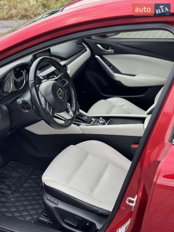Седан Mazda 6 2015 в Хмельницком