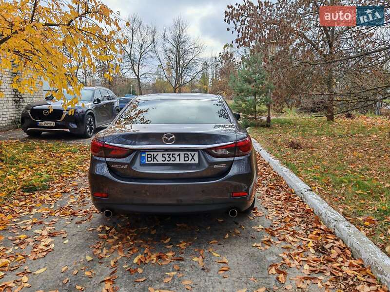 Седан Mazda 6 2017 в Вараше