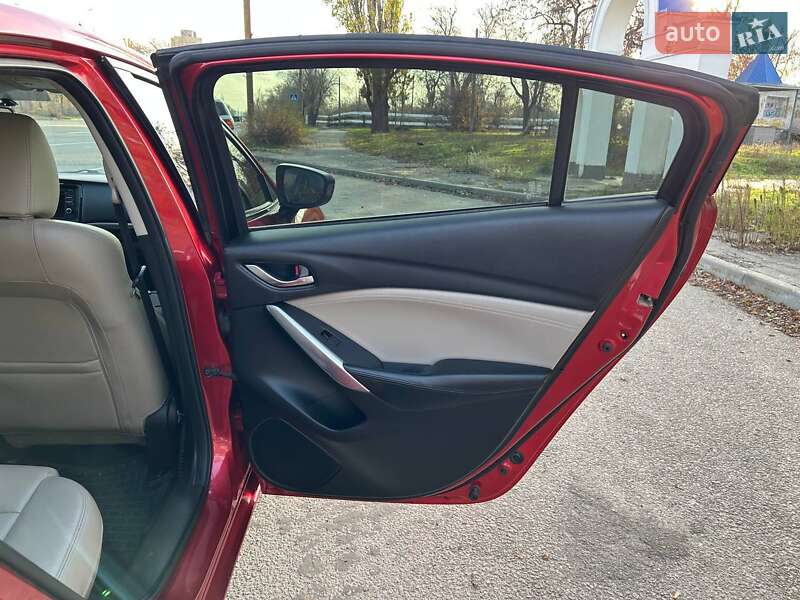 Седан Mazda 6 2013 в Дніпрі