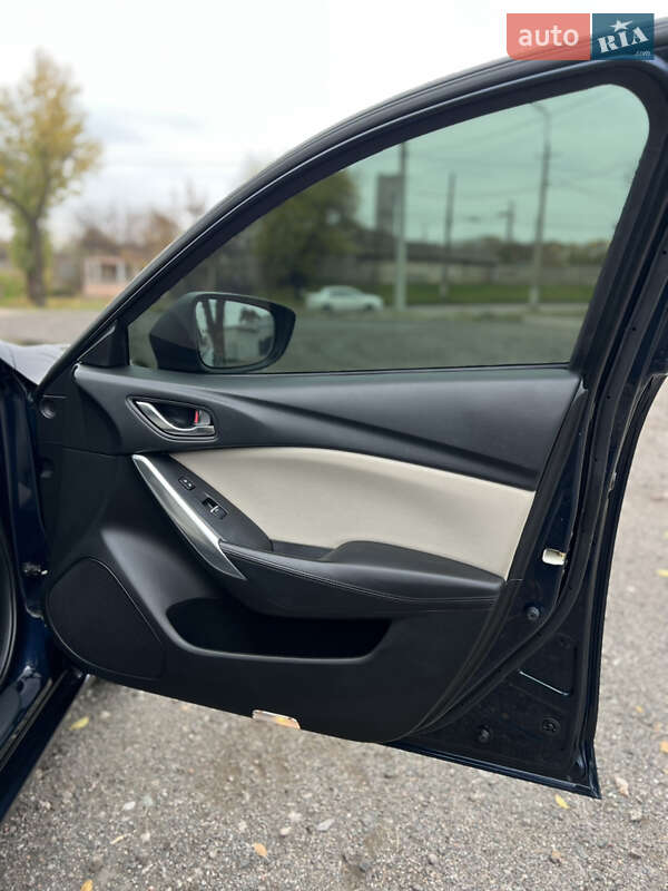 Седан Mazda 6 2016 в Кривом Роге