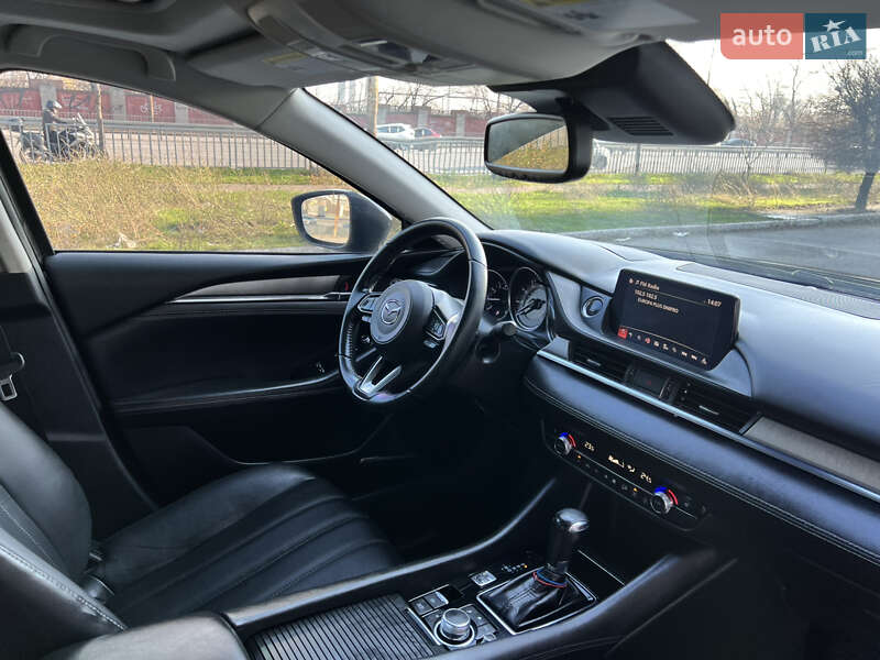 Седан Mazda 6 2018 в Днепре
