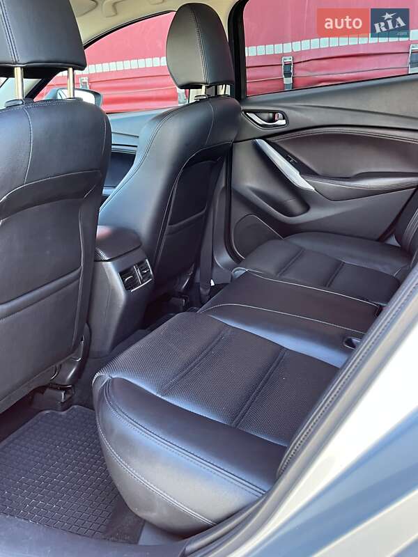 Седан Mazda 6 2016 в Мукачево