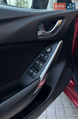 Седан Mazda 6 2015 в Днепре