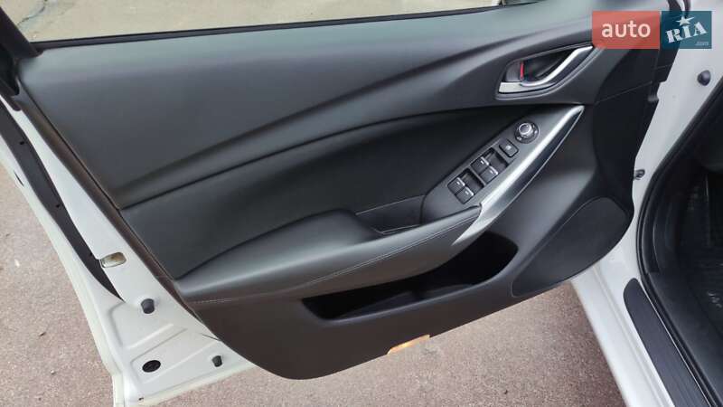 Седан Mazda 6 2015 в Сумах