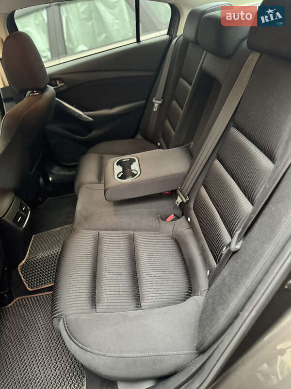 Седан Mazda 6 2015 в Киеве