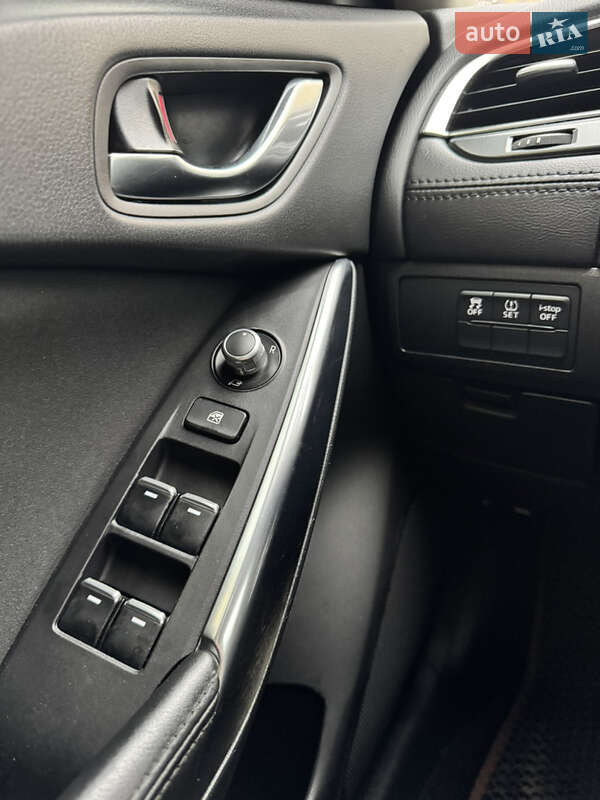 Седан Mazda 6 2015 в Киеве