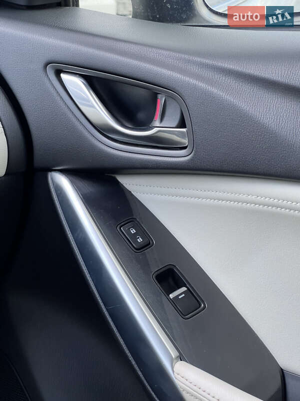 Седан Mazda 6 2015 в Кропивницком